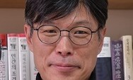 [세상읽기] 동정도 숭배도 없이 존엄하게 / 조형근