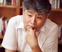 강원국 &lt;대통령의 글쓰기&gt; 저자.