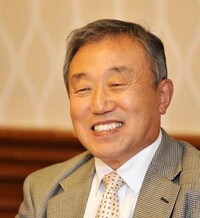 고 최연홍 시인. 향년 80.