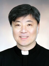 광주가톨릭평화방송 새 사장 이옥수 신부.