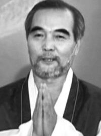 고 김홍경 한의사. 향년 71.