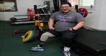 다리를 절단했다, 역도 ‘무제한 체급’으로 몸을 만들었다