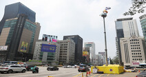 [거리의 칼럼] 강남역 7번 출구 / 김훈
