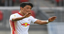 황희찬 2경기 연속 결장'…라이프치히, 맨유에 0-5 참패