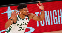아데토쿤보, 밀워키와 NBA 사상 최고 2천500억 계약
