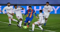 메시 묶은 레알 마드리드, 엘 클라시코 2-1 승리