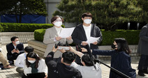 1차 승소 ‘위안부’ 할머니들도 배상 받기까진 ‘산 넘어 산’