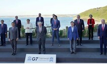 G7 기념사진서 남아공 대통령 뺀 정부 페이스북