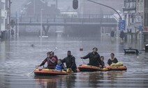 세계 곳곳 물불 안 가린 ‘이상기후’…재난 대비 시스템까지 쓸어갔다