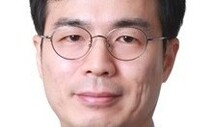 ‘코로나19와 함께 살아가기’ 논의, 아직은 이르다