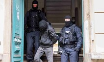 독일 경찰, 주지사 살해 모의 백신 반대론자들 급습