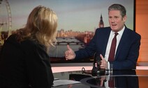 ‘퇴진 위기’ 존슨, BBC 수신료 폐지로 돌파 시도