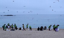 [이현석의 팔레트] 해변의 노인