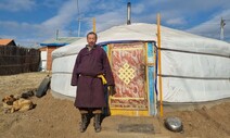 몽골 가축 떼죽음 부르는 ‘조드’…유목민, 기후난민이 되다
