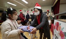 강진 대구초 입학식은 ‘마을잔치’…선생님은 백설공주가 됐다