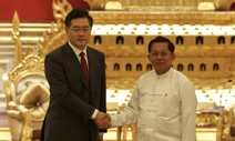 중 외교장관, 10개월 만에 또 미얀마 방문 “미얀마 특색 발전 지지”