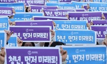 “‘고령화 지옥도’ 받아들 청년들, 이들에게 모든 권력 넘기라”