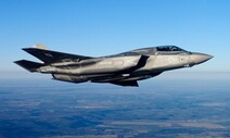주일미군 기지에 최신 전투기 F-35 첫 배치