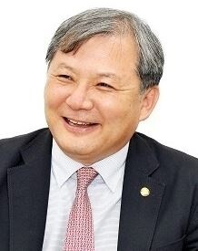 &nbsp; &nbsp; &nbsp; 국민대 윤경우 교수. 국민대 제공