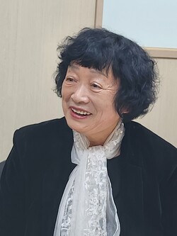 일반대학 졸업 뒤 대구보건대학교 임상병리학과 1학년으로 ‘유턴 입학’한 2학년 손수경(32)씨의 어머니 강신희(67)씨.