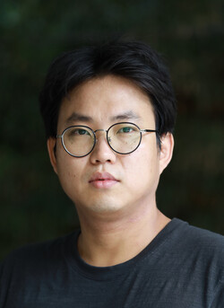 시인 박준. <한겨레> 자료사진 시인 박준. <한겨레> 자료사진