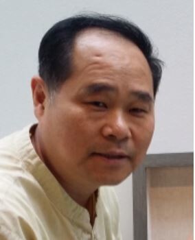 오만철 작가.