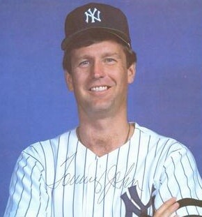 부상을 떨친 토미 존은 1979년부터 뉴욕 양키스에서 활약을 이어나간다. 위키미디어 코먼스