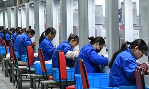 중국, 지난해 5.2% 경제성장…목표 달성에도 웃지 못 한다