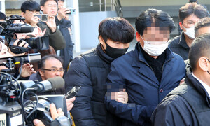 ‘이재명 피습’ 수사 쉬쉬하는 경찰이 음모론 키운다