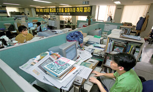 한국, 언론-기업 사이 아슬한 줄타기