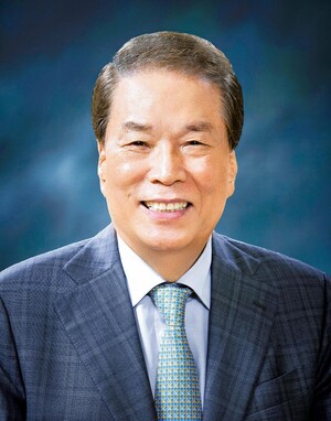 홍성대 상산학원 1대 이사장.