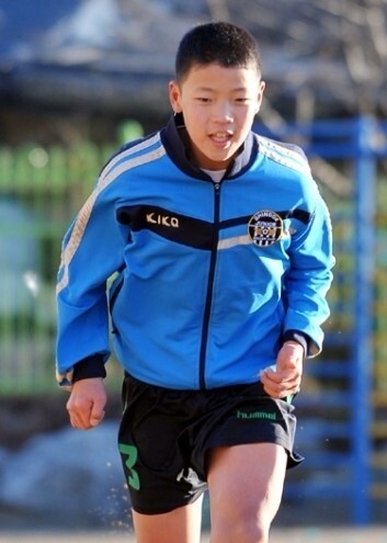 의정부 신곡초 시절 황희찬. 차범근 축구상 심사위원회