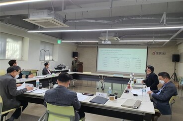 2021년 제1회 서울창업디딤터 운영위원회 및 성과관리위원회 회의 장면.&nbsp; &nbsp; &nbsp; &nbsp; &nbsp; &nbsp; &nbsp; &nbsp; &nbsp; &nbsp; &nbsp; &nbsp; &nbsp; &nbsp; &nbsp; &nbsp; &nbsp; &nbsp; &nbsp; &nbsp; &nbsp; &nbsp; &nbsp; &nbsp; &nbsp; &nbsp; &nbsp; &nbsp; &nbsp; &nbsp; &nbsp; &nbsp; &nbsp; &nbsp; &nbsp; &nbsp; &nbsp; &nbsp;광운대 제공