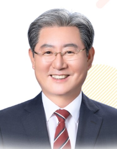 오태완 경남 의령군수. 의령군청 누리집 화면 갈무리