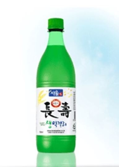 장수막걸리가 투명 페트병으로 변경하기 전 사용했던 녹색 페트병.