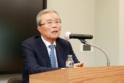 &nbsp; &nbsp; &nbsp; 삼육대에 초청된 김종인 박사가 간담회를 하고 있다. 삼육대 제공