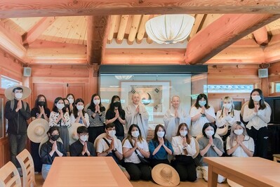 서울과기대는 외국인 유학생과 함께 서울 진관사에서 '템플스테이' 행사를 개최했다. 서울과기대 제공