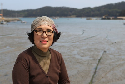 <살아보니 사랑이어라>라는 ‘시사진집’을 낸 이순태 시인.