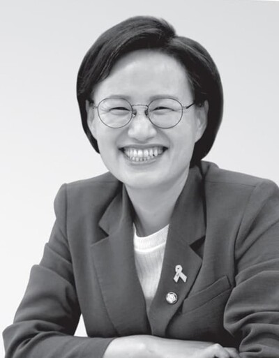 자전 에세이집을 펴낸 강은미 정의당 의원. 의원실 제공