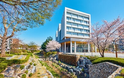 &nbsp; &nbsp; &nbsp; &nbsp; &nbsp; &nbsp; &nbsp; &nbsp; &nbsp; &nbsp;서울과학기술대학교 상상관 전경. 서울과기대 제공