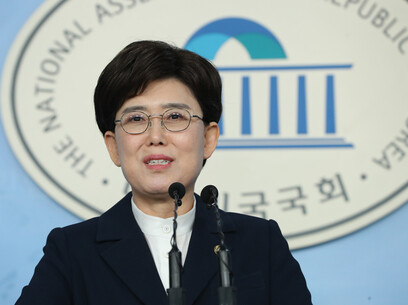 가스공사 사장에 내정된 최연혜 전 새누리당(국민의힘 전신)의원. 사진은 2020년 국회 정론관에서 21대 총선 불출마 선언을 하는 모습이다. 연합뉴스