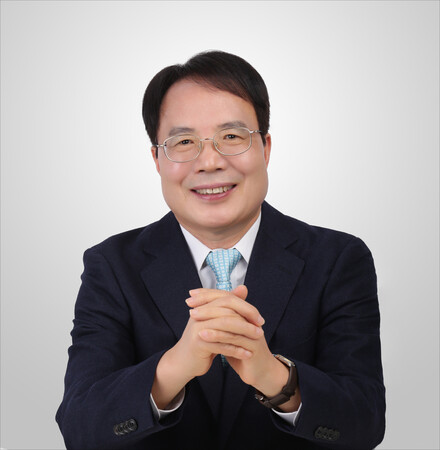 제3대 인천대 총장 최종후보자로 선출된 박종대 전자공학과 교수.