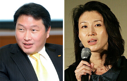 최태원 SK그룹 회장(왼쪽)과 노소영 아트센터 나비 관장. &lt;한겨레&gt; 자료사진