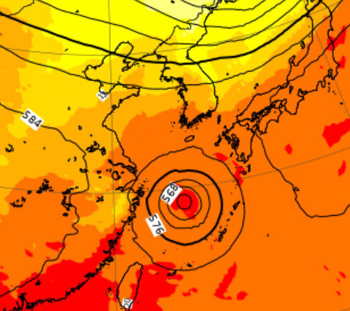 유럽중기예보센터(ECMWF) 모델은 태풍 난마돌이 20일 오전 대만쪽으로 방향을 선회해 23∼24일께 대만 북쪽으로 상륙할 것이라는 전망을 내놓고 있다. 유럽중기예보센터 누리집 갈무리