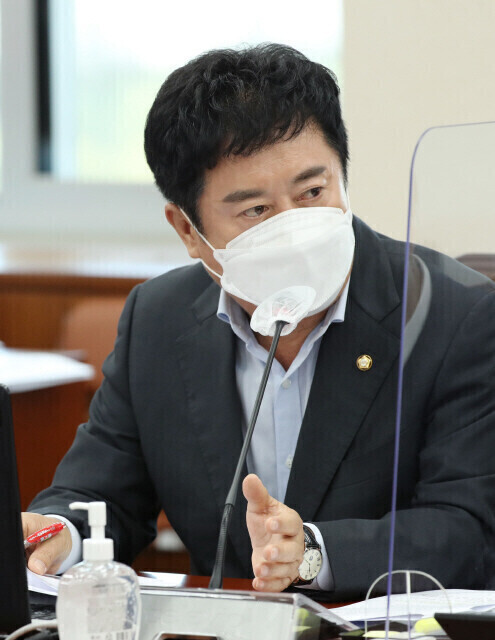지난해 국정감사에 나선 국민의힘 정찬민 의원의 모습. 공동취재사진단.