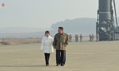‘가난한 핵보유국’은 변하는데…‘과거의 북한’ 찾는 진보·보수