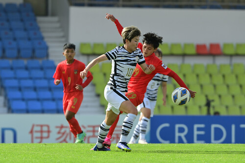 한국 여자축구대표팀의 지소연이 24일 열린 아시아축구연맹 아시안컵 C조 2차 미얀마전에서 드리블하고 있다. 대한축구협회 제공