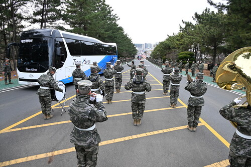 해병대 병영 체험 캠프에 입소하는 국가대표 선수들. 대한체육회 제공