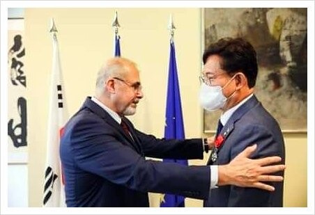 왼쪽부터 필립 르포르 주한 프랑스 대사와 송영길 더불어민주당 전 대표. 송영길의원실 제공