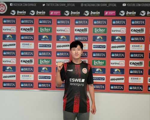 독일 프로축구 3부 베헨 비스바덴 유스팀에 입단한 오주환. 남평우 게헨콤멘 대표 제공